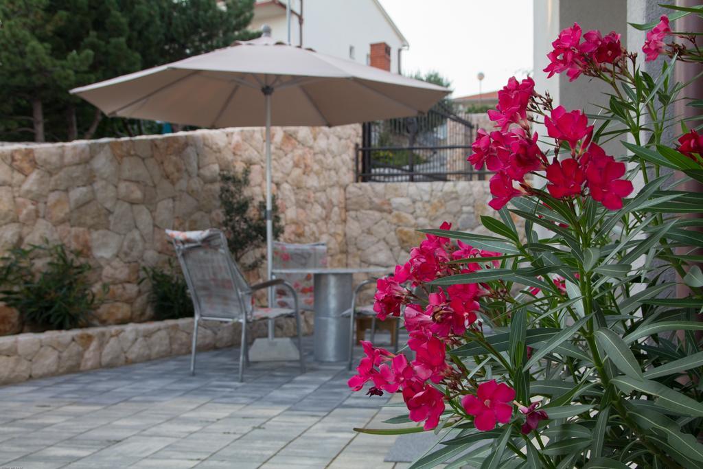 Apartments Villa Manda Novi Vinodolski Exterior foto