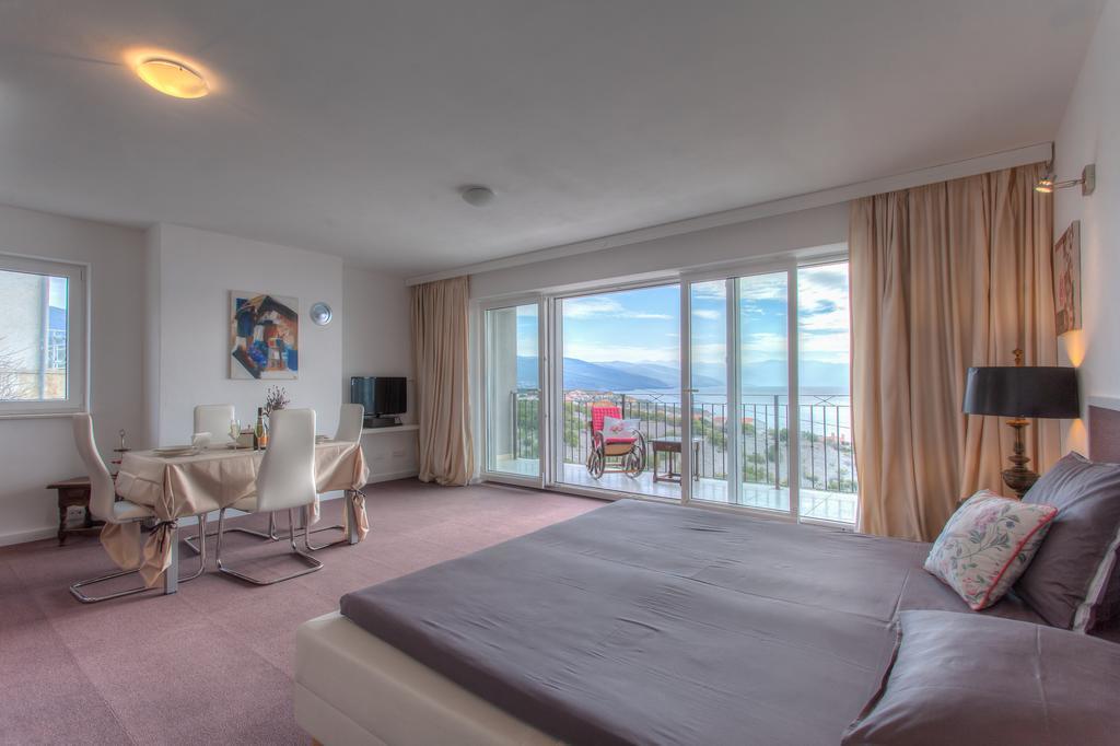 Apartments Villa Manda Novi Vinodolski Cameră foto